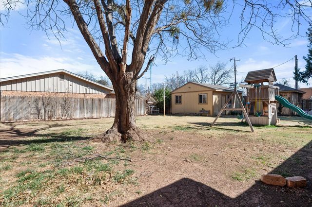 2429 N 1st Street, Tahoka, TX 79373