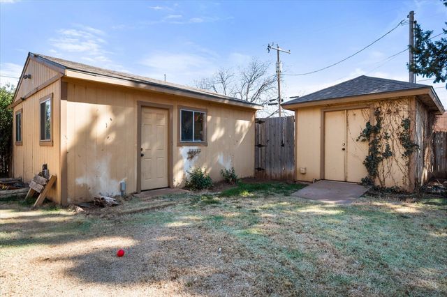 2429 N 1st Street, Tahoka, TX 79373