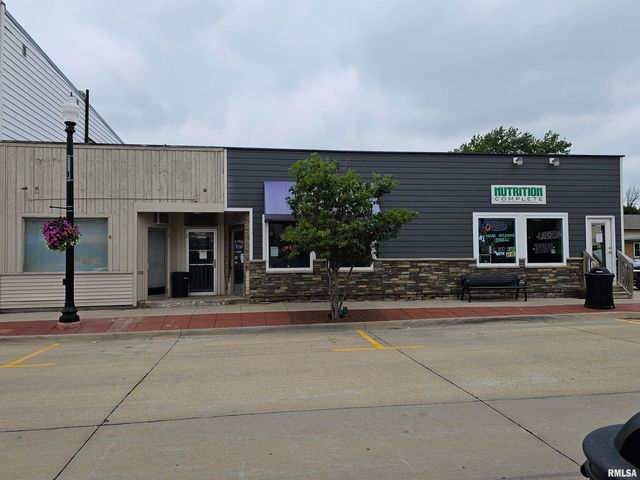 222 N 2ND Street, Eldridge, IA 52748