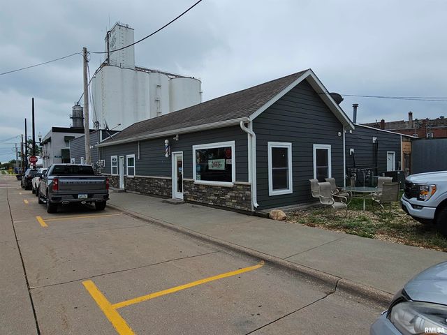 222 N 2ND Street, Eldridge, IA 52748