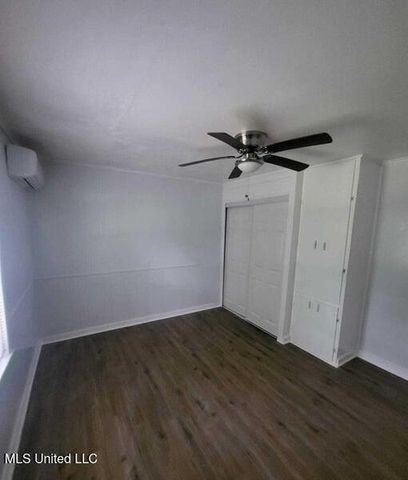 1727 Dixie Drive, Jackson, MS 39209