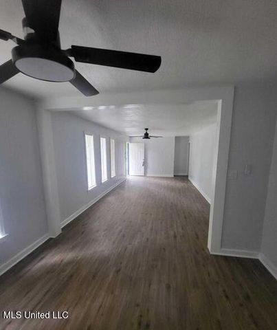 1727 Dixie Drive, Jackson, MS 39209