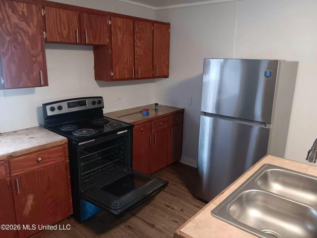 1727 Dixie Drive, Jackson, MS 39209