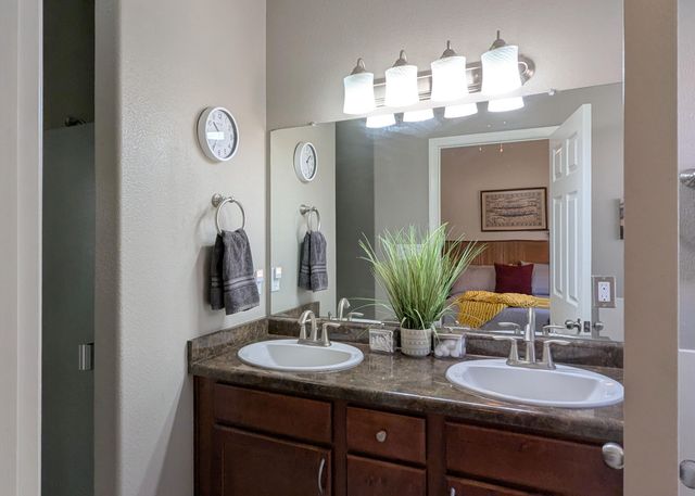 9601 Sun Dancer Drive NW, Albuquerque, NM 87114