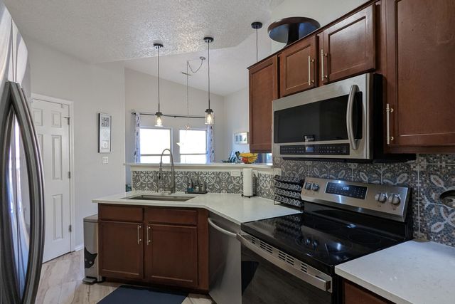 9601 Sun Dancer Drive NW, Albuquerque, NM 87114