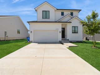 1503 E Franklin Avenue, Indianola, IA 50125