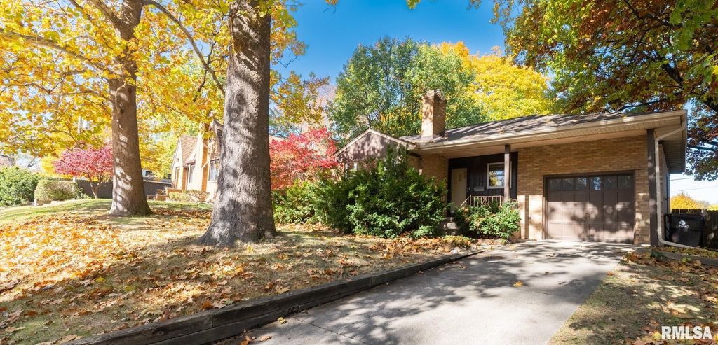 207 W MAYWOOD Avenue, Peoria, IL 61604