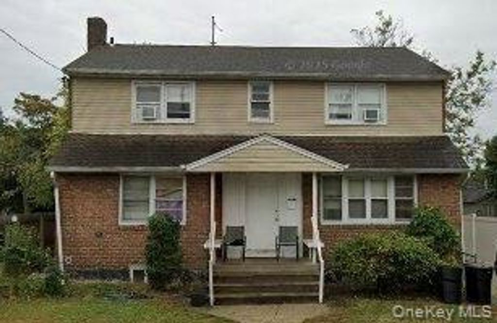 248 E Columbia Street 1, Hempstead, NY 11550