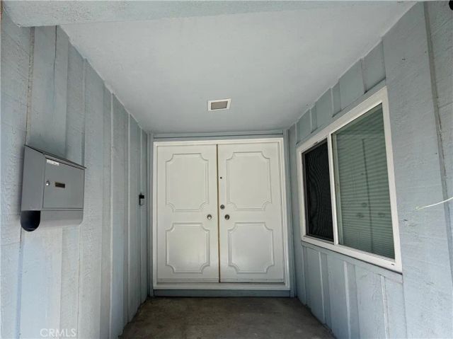 6621 Whitman Avenue, Lake Balboa, CA 91406