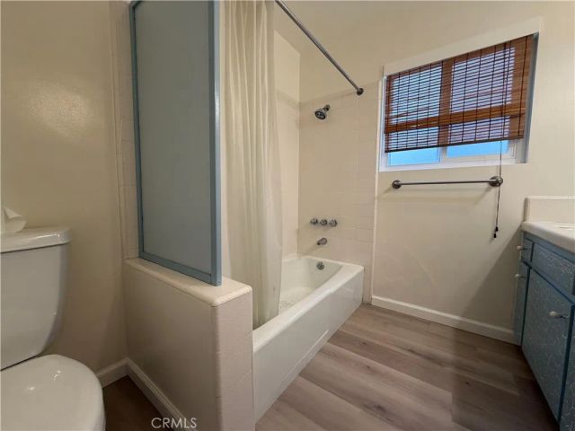 6621 Whitman Avenue, Lake Balboa, CA 91406