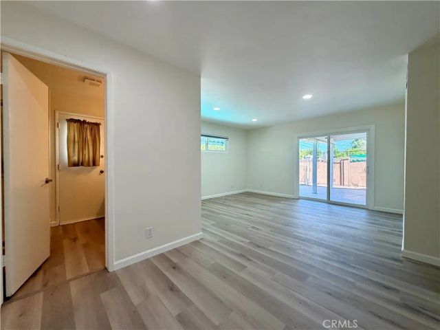6621 Whitman Avenue, Lake Balboa, CA 91406