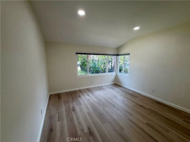 6621 Whitman Avenue, Lake Balboa, CA 91406