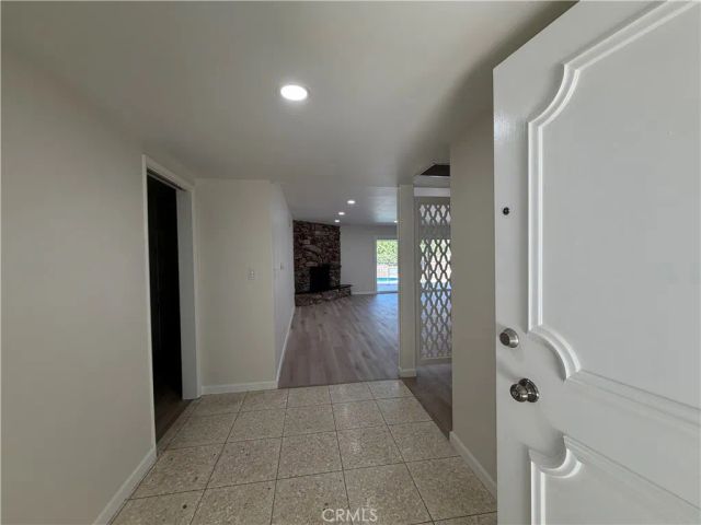 6621 Whitman Avenue, Lake Balboa, CA 91406