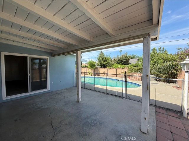 6621 Whitman Avenue, Lake Balboa, CA 91406
