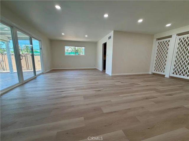6621 Whitman Avenue, Lake Balboa, CA 91406