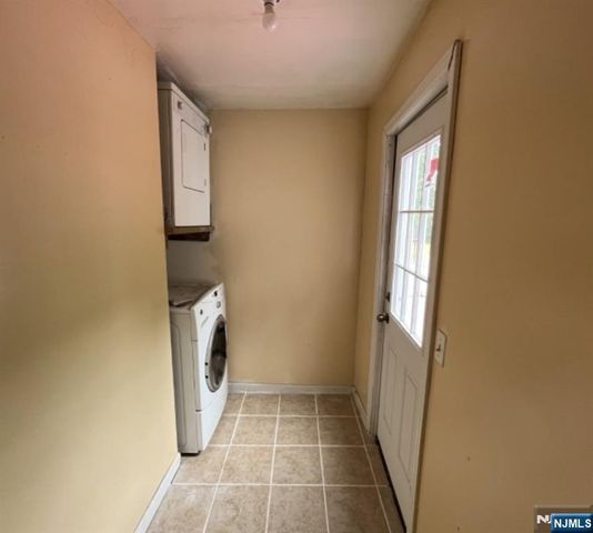 60 Vail Road, Blairstown, NJ 07832