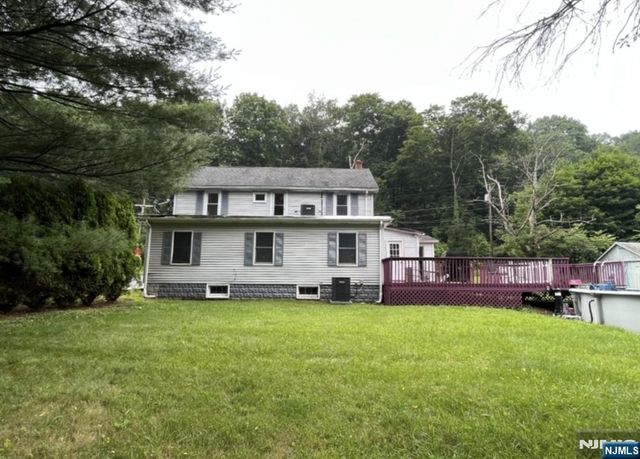 60 Vail Road, Blairstown, NJ 07832