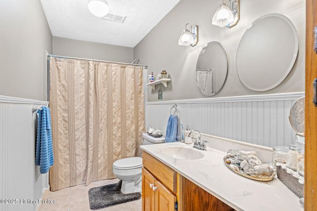 1018 W Hebron Ln, Shepherdsville, KY 40165