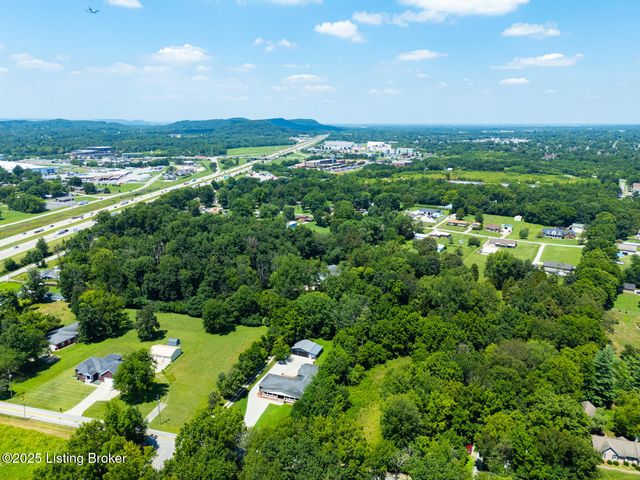 1018 W Hebron Ln, Shepherdsville, KY 40165