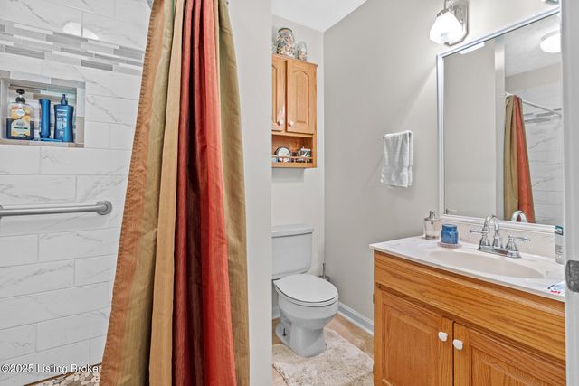 1018 W Hebron Ln, Shepherdsville, KY 40165