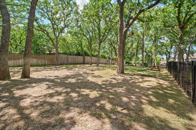 1004 Chimney Hill Trail, Southlake, TX 76092