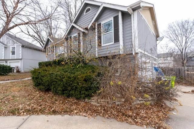 703 YORK Drive, Belton, MO 64012