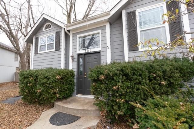 703 YORK Drive, Belton, MO 64012