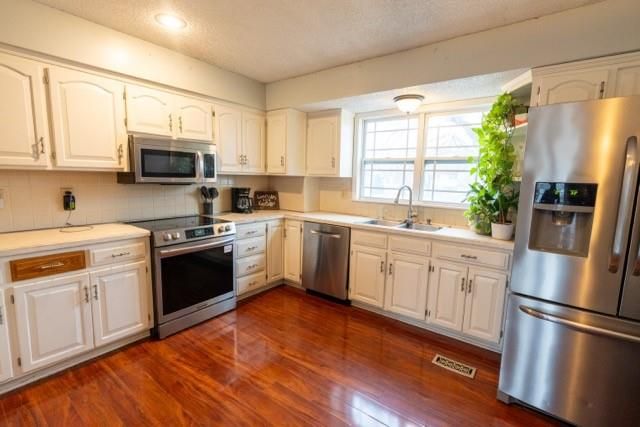 703 YORK Drive, Belton, MO 64012