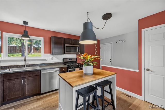 4035 Mary Ridge Lane, St Charles, MO 63304