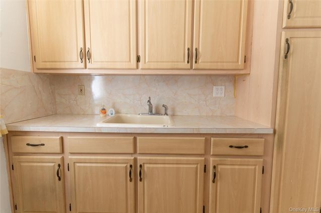 152-06 Jewel Avenue 83A, Flushing, NY 11367