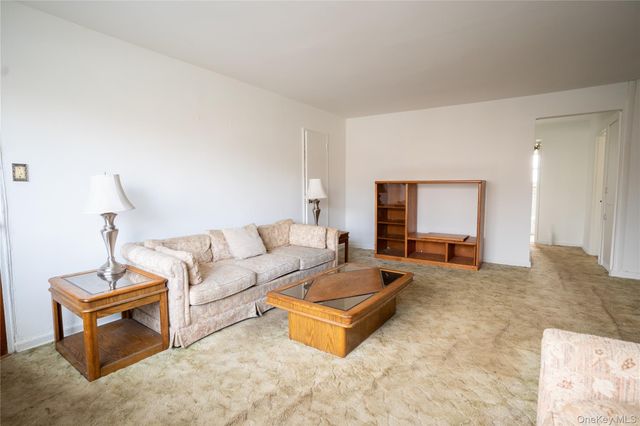 152-06 Jewel Avenue 83A, Flushing, NY 11367