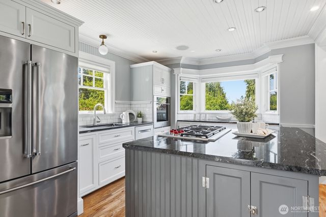 7219 Soundview Drive, Edmonds, WA 98026
