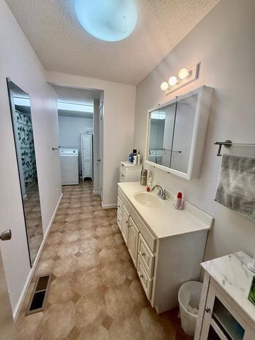 180 Center Dr, Springville, TN 38256