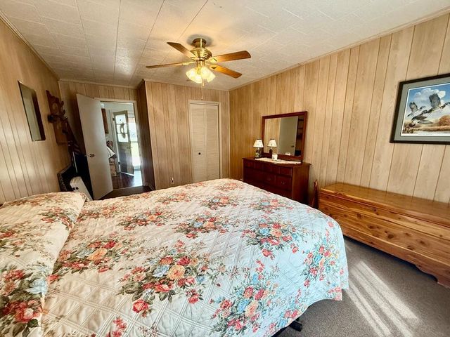 180 Center Dr, Springville, TN 38256