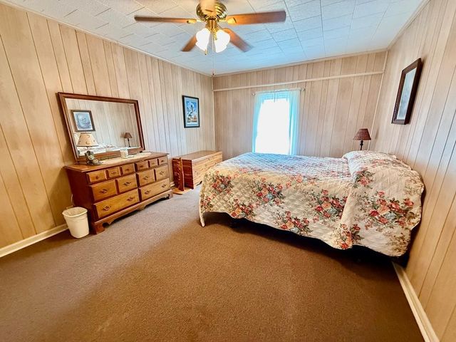 180 Center Dr, Springville, TN 38256