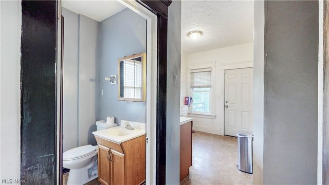 41-43 S Bates Street, Akron, OH 44303