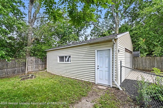 4004 Lowcroft Avenue, Lansing, MI 48910