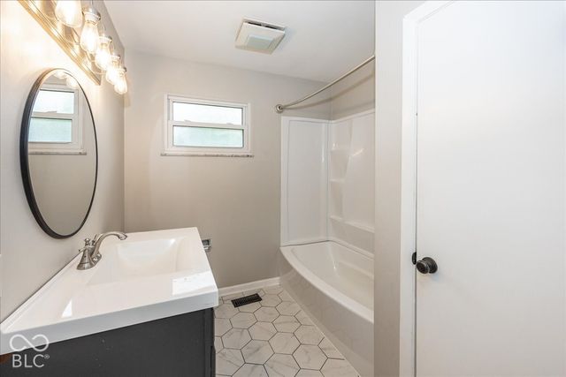 5625 S 950 E, Zionsville, IN 46077