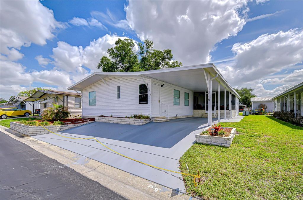 Image 1 of property listing at 3118 SHADY CREEK DRIVE, Wesley Chapel, FL 33543