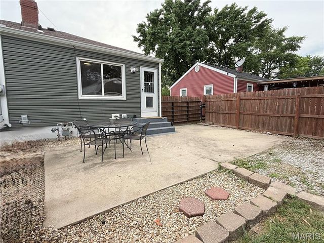 567 10th Street, Wood River, IL 62095