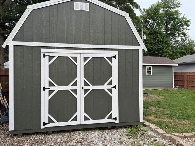 567 10th Street, Wood River, IL 62095