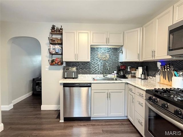 567 10th Street, Wood River, IL 62095