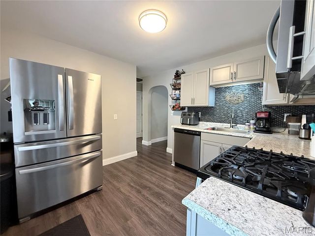 567 10th Street, Wood River, IL 62095