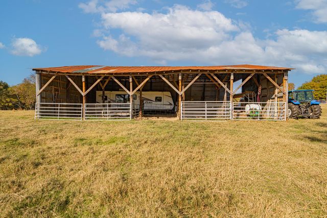 1855 Phillips Springs Rd, Gladewater, TX 75647