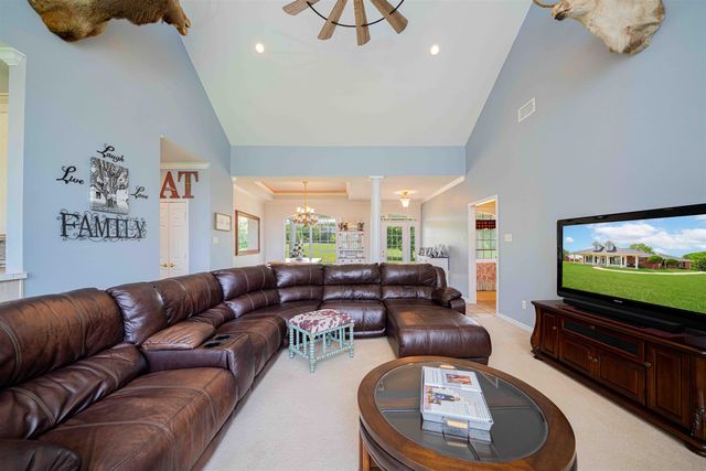 1855 Phillips Springs Rd, Gladewater, TX 75647