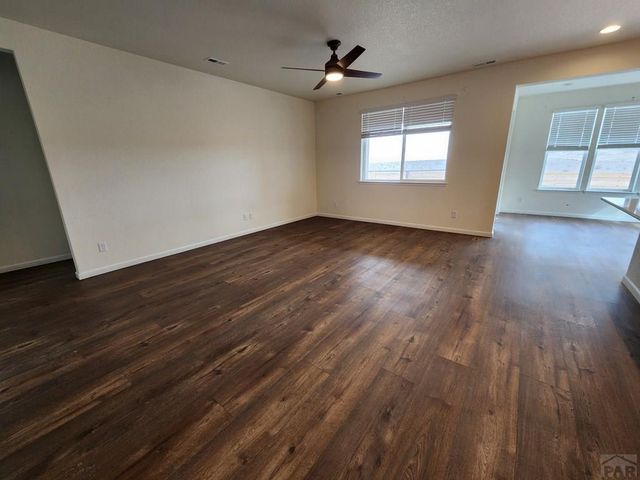 2201 Sunrise Ln, Pueblo, CO 81008