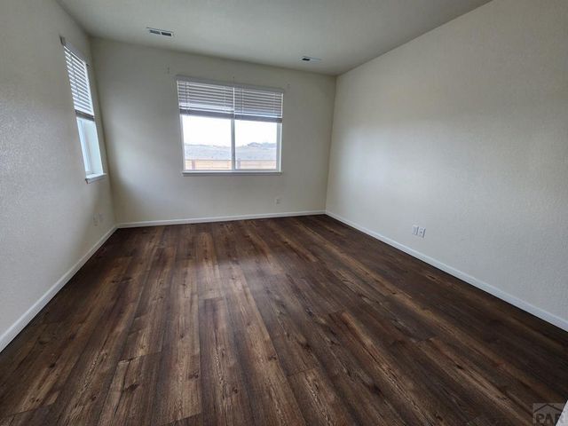 2201 Sunrise Ln, Pueblo, CO 81008