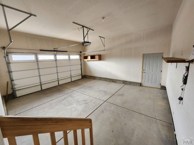 2201 Sunrise Ln, Pueblo, CO 81008