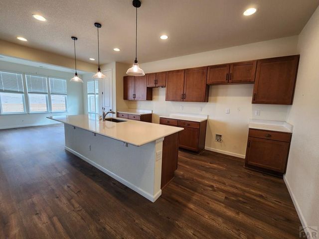 2201 Sunrise Ln, Pueblo, CO 81008