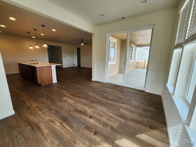 2201 Sunrise Ln, Pueblo, CO 81008